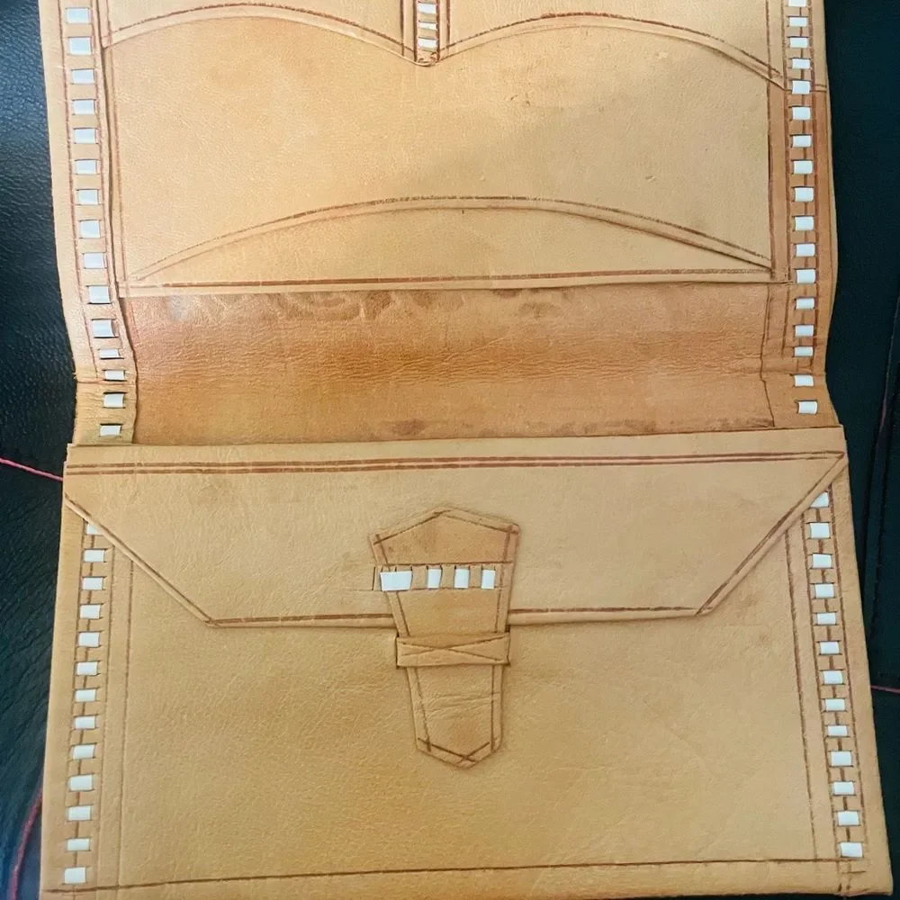 Wallet handtooled Collectible Vintage Leather Bifold pockets unisex 60's tooled